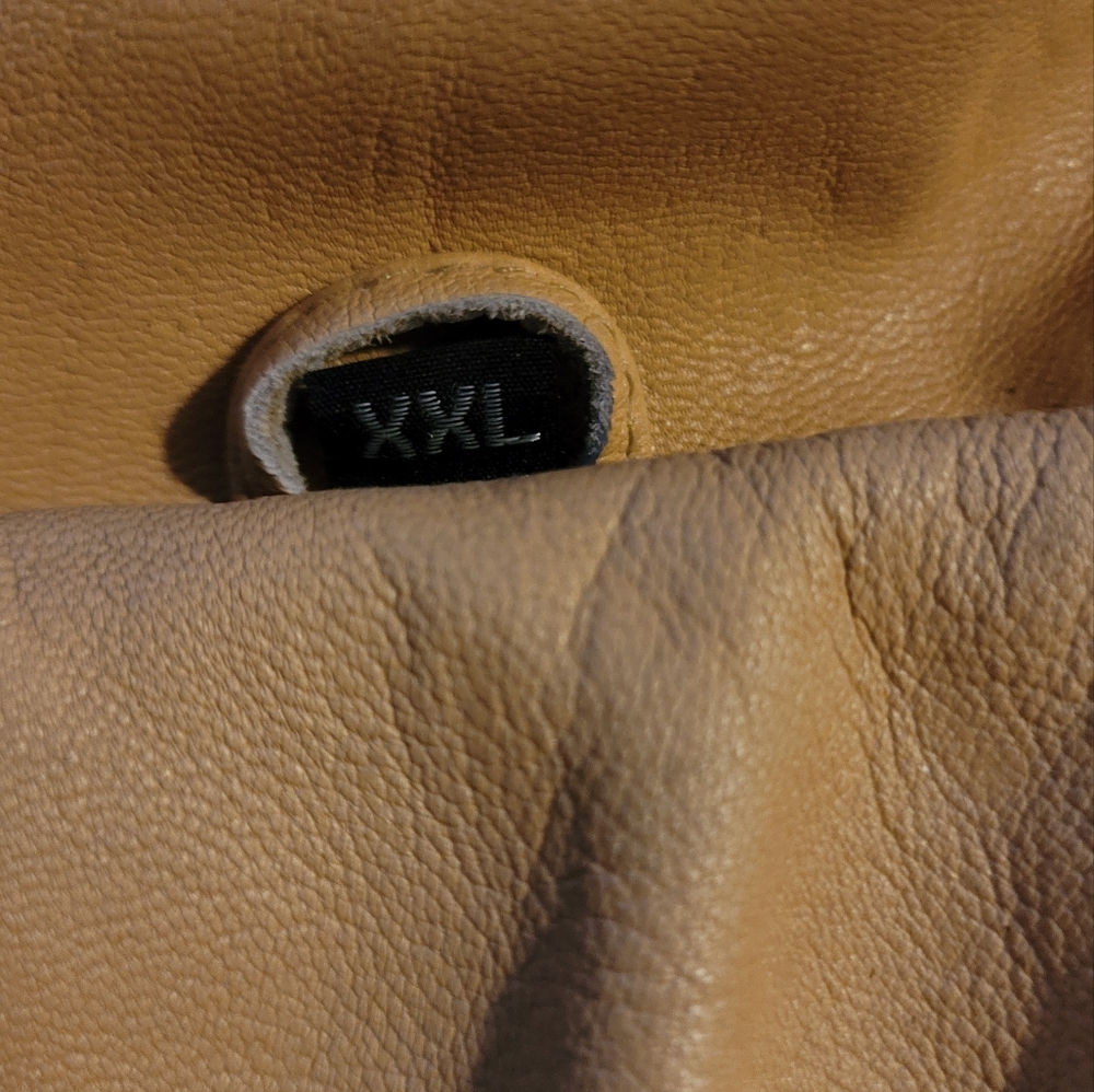 Fringed Leather Jacket with Beaded Design - Picture 4 of 12